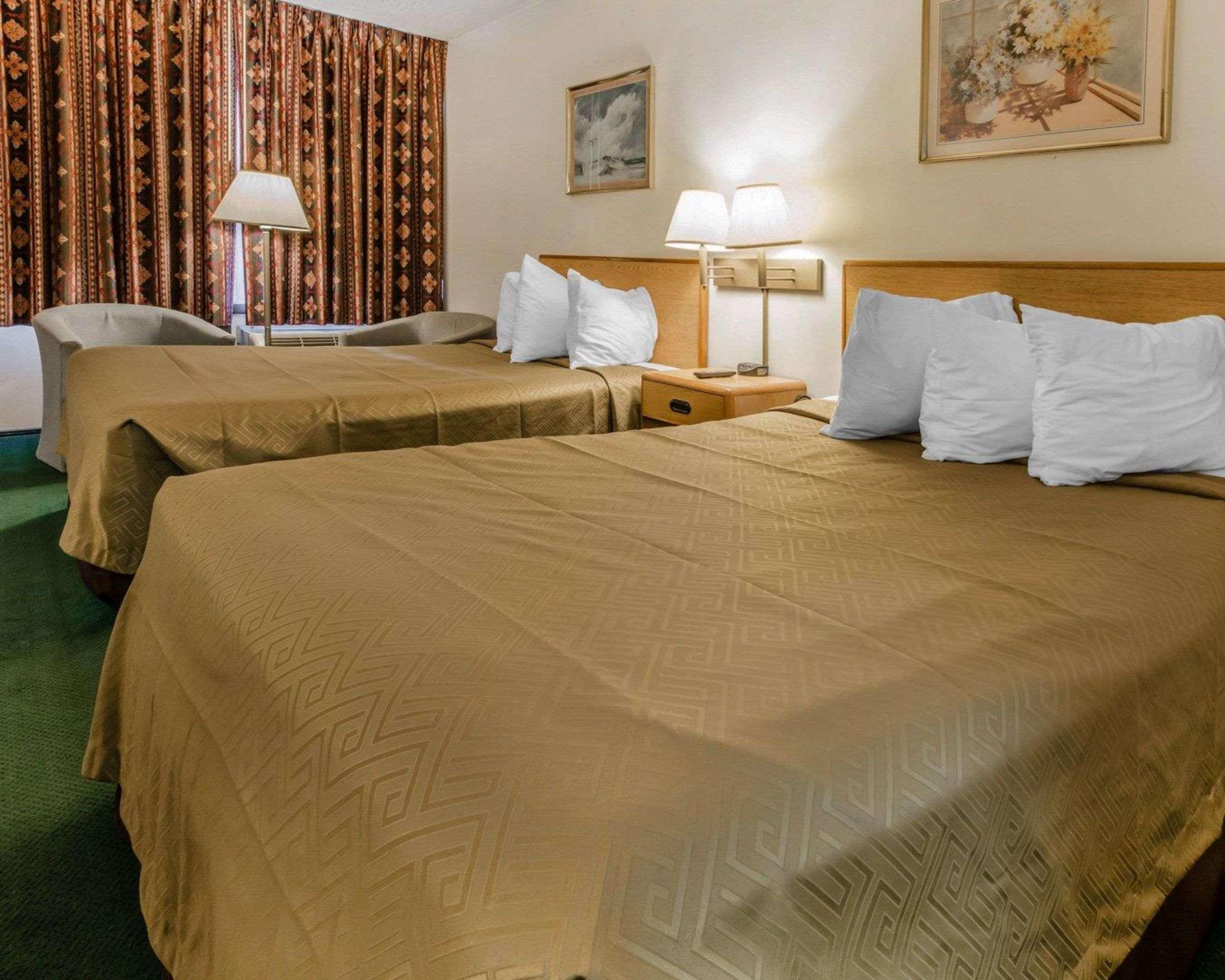 Econo Lodge Altoona I-99 מראה חיצוני תמונה