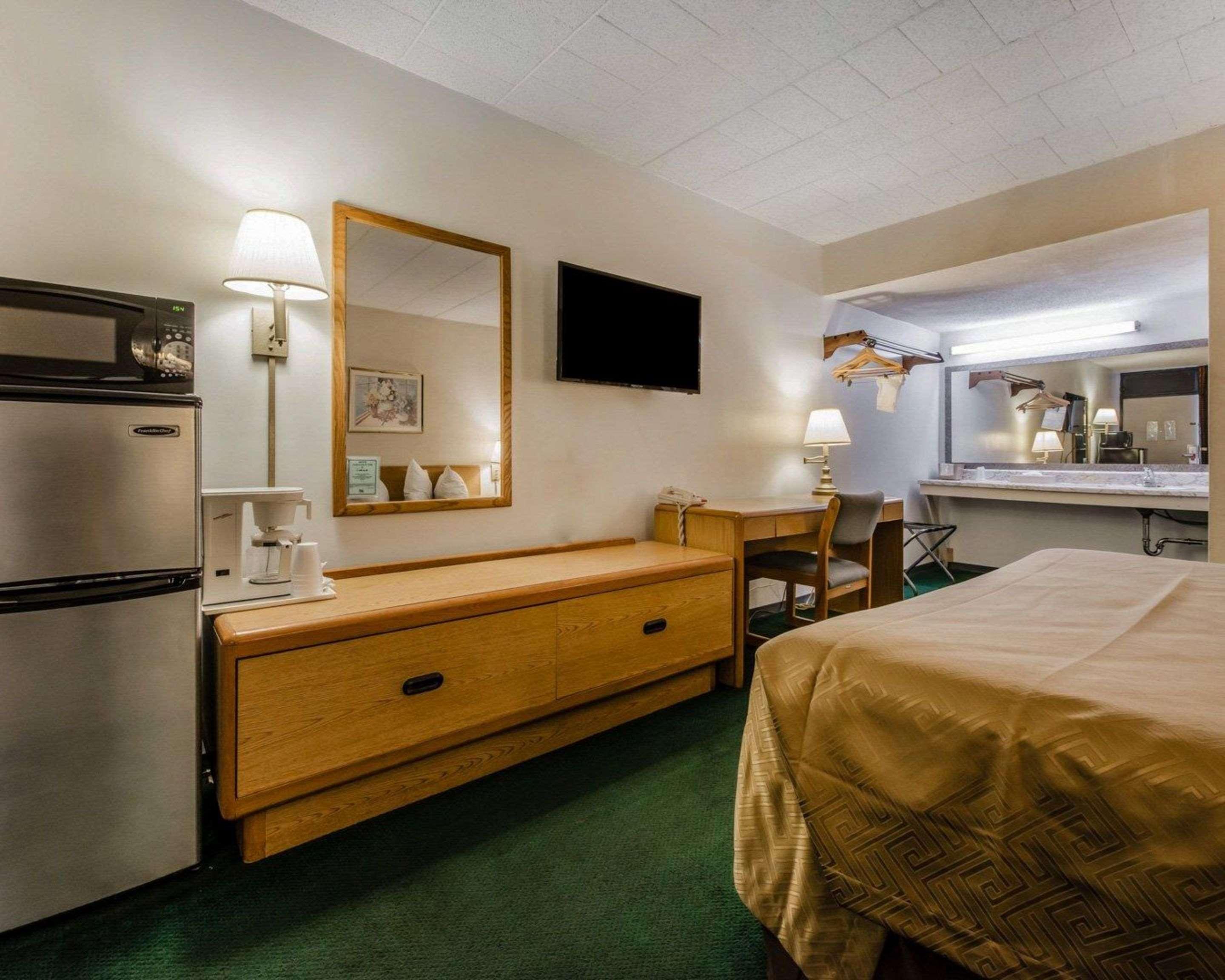 Econo Lodge Altoona I-99 מראה חיצוני תמונה