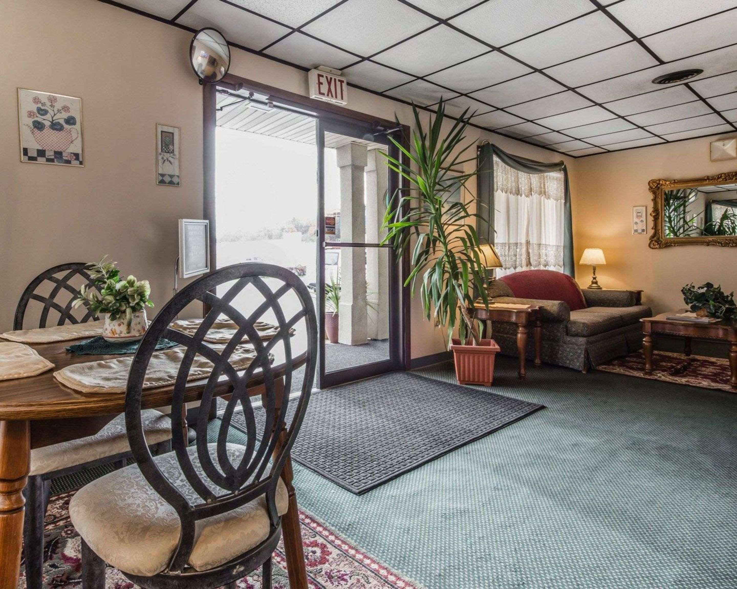 Econo Lodge Altoona I-99 מראה חיצוני תמונה